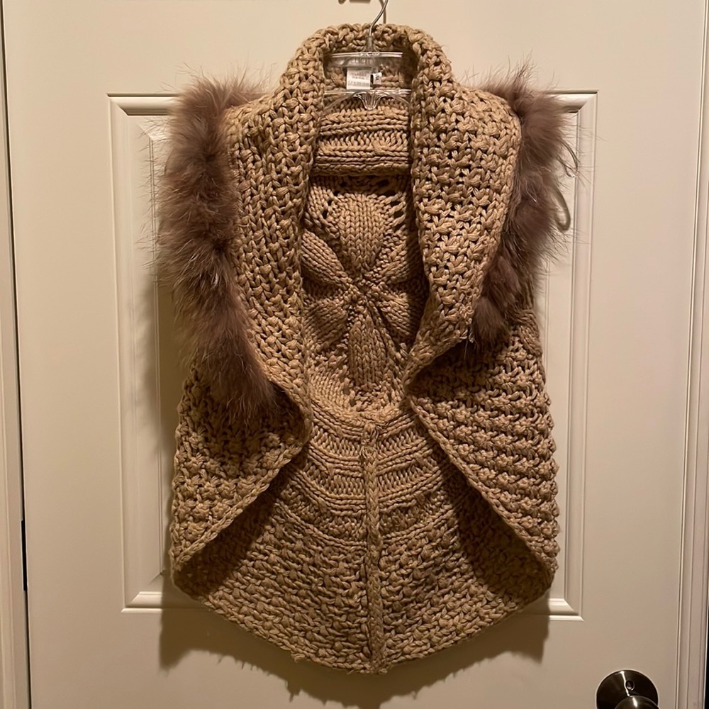 Felicity Faux Fur Collar Sweater Vest, Size M, Beige